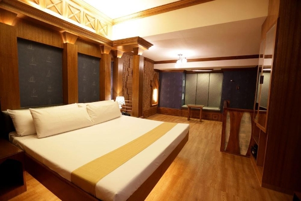 Hotel Victoria Court Cuneta